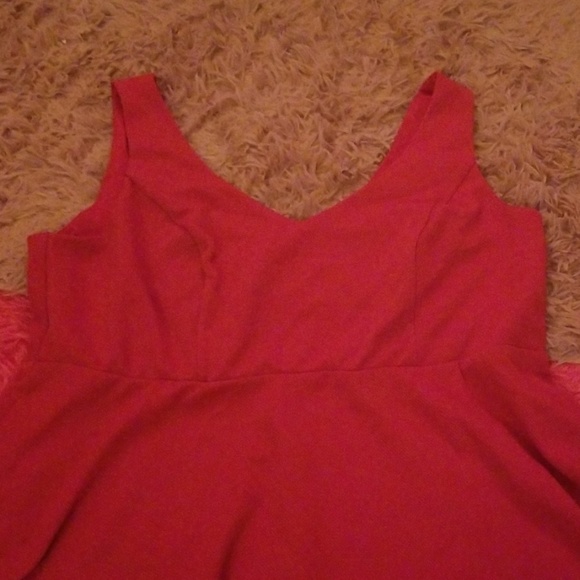 Red - Picture 4 of 4